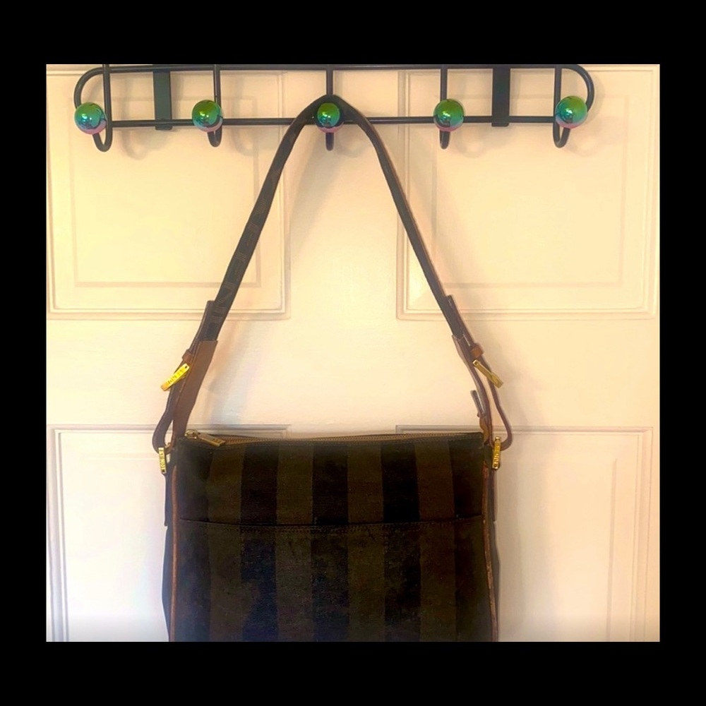 Fendi shoulder bag. 100% authentic